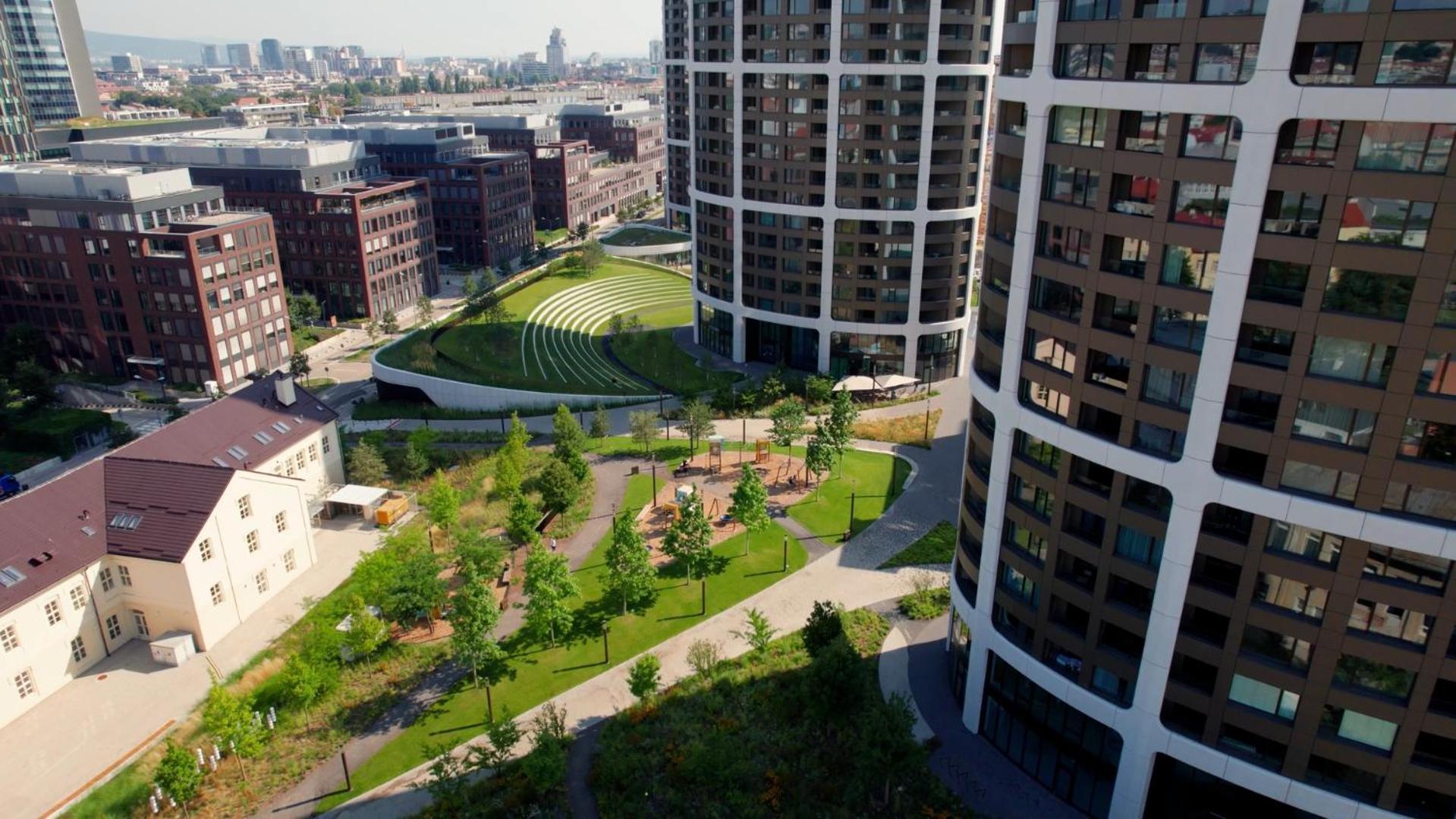 Skypark Retreat With Balcony