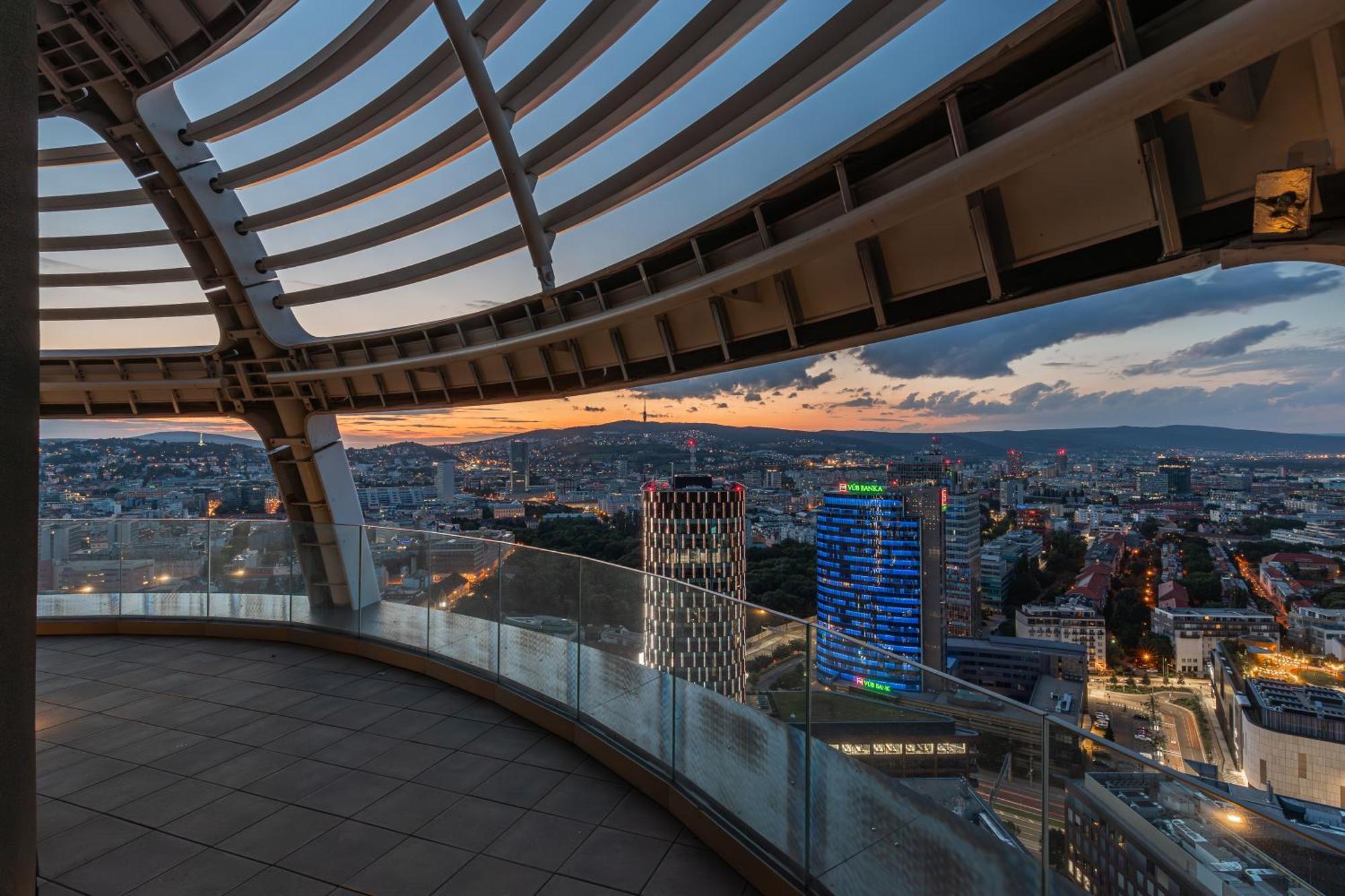 Skypark Retreat With Balcony * Bratislava