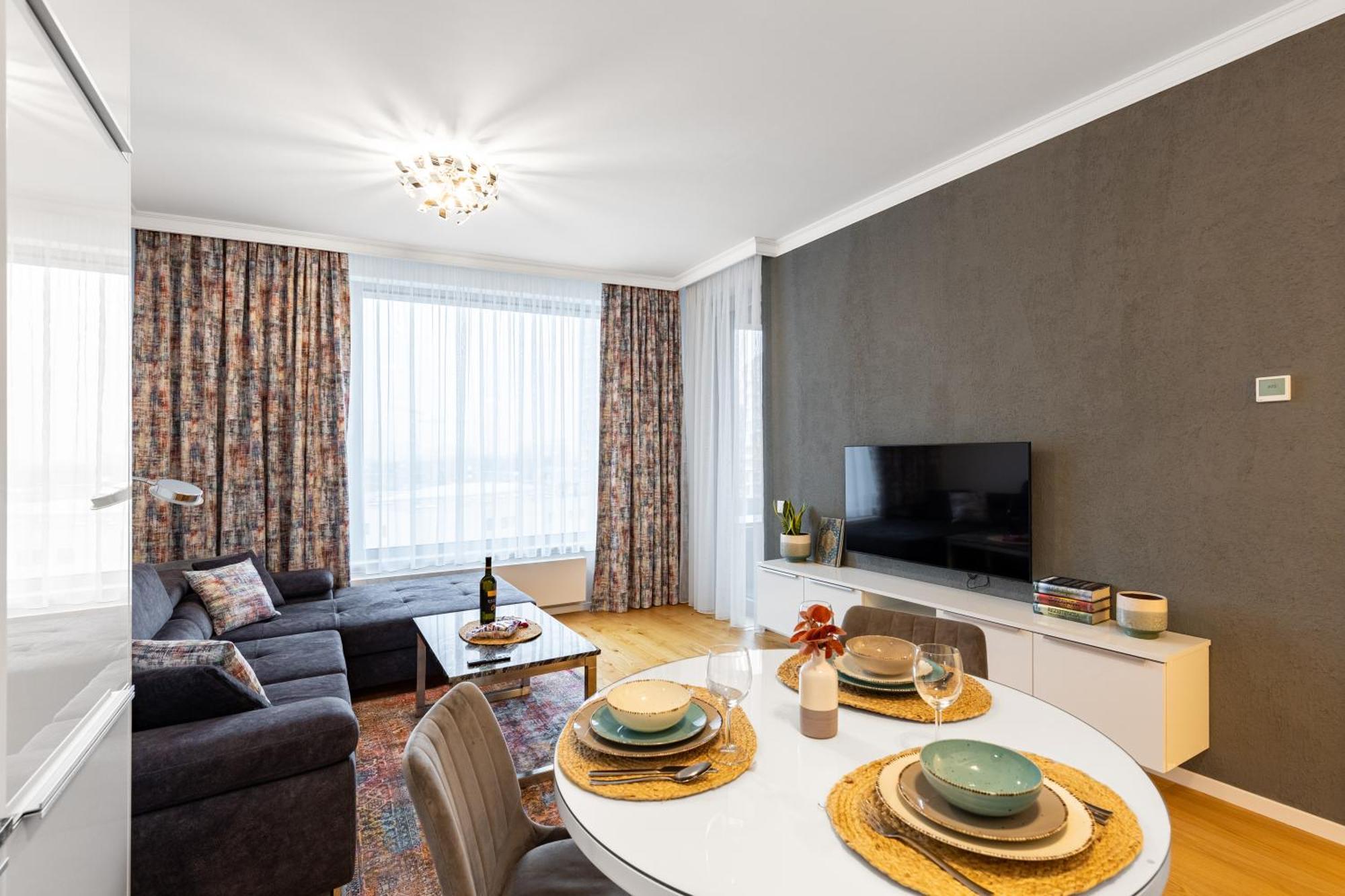 Skypark Retreat With Balcony * Bratislava